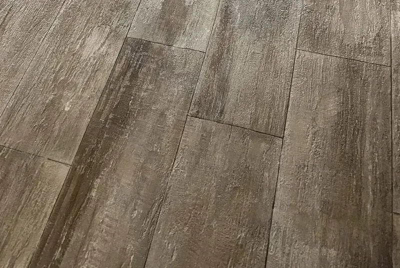 Concrete overlay resurfacing an existing slab